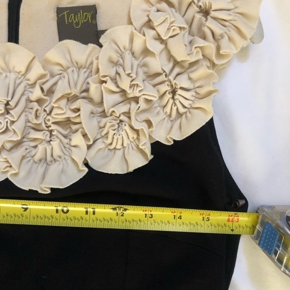 Taylor Sleeveless Black Sheath Dress Wide Neckline Ruffle Accent Pockets Size 4 - Picture 6 of 8